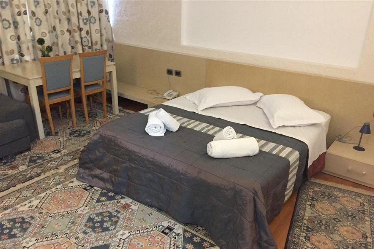 Hotel Bermon Tirana Extérieur photo