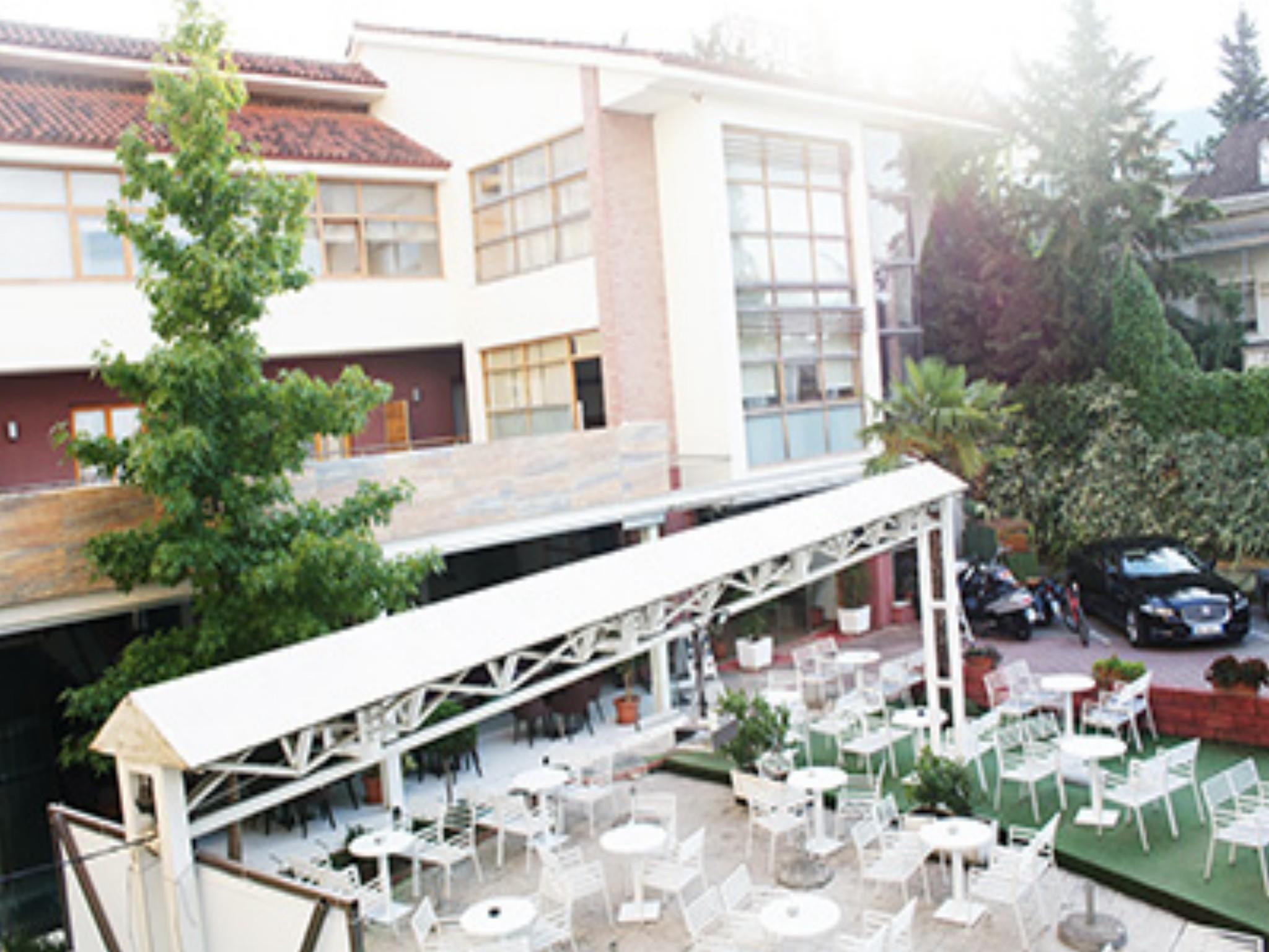 Hotel Bermon Tirana Extérieur photo