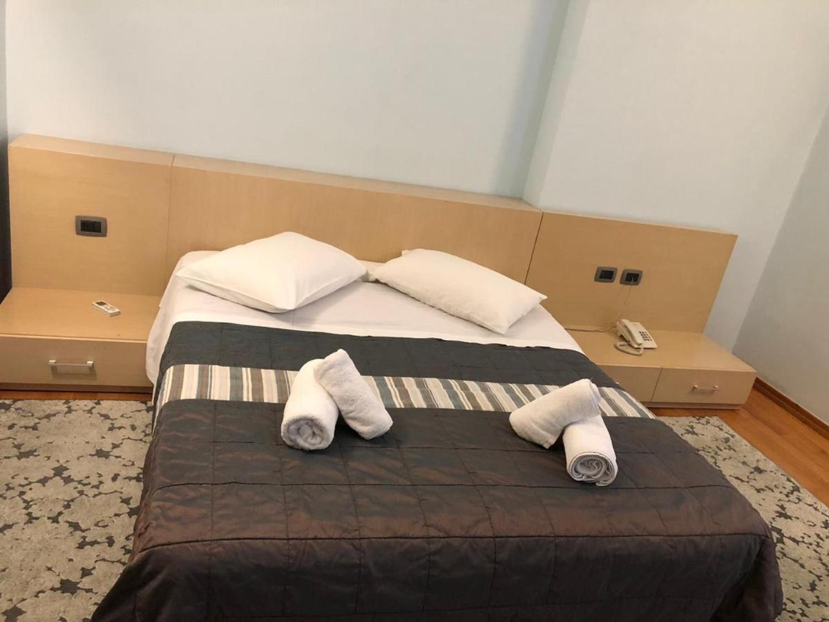 Hotel Bermon Tirana Extérieur photo